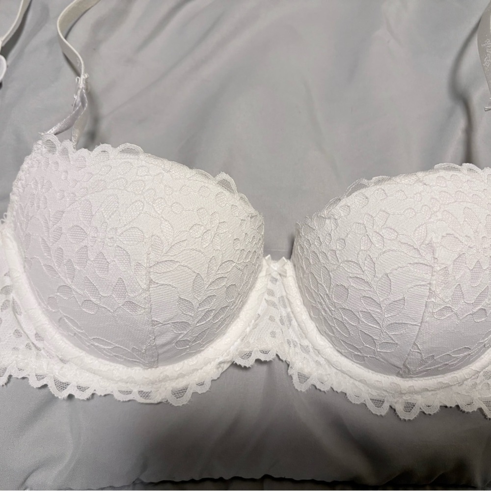 PINK Victoria's Secret White Lace Balconette Bra - Picture 2 of 4